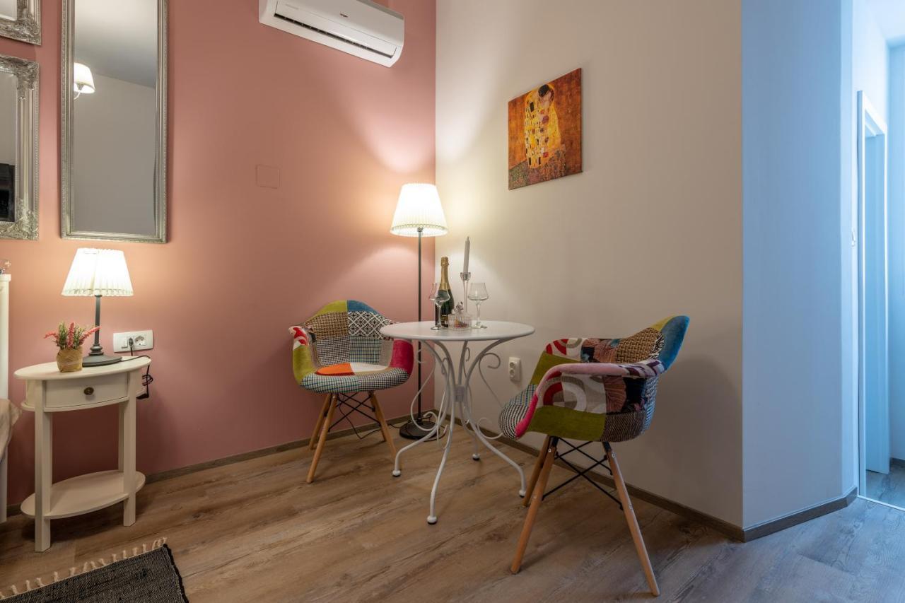 Old City Romantic Studios 4 With Free Private Parking Pula Eksteriør billede